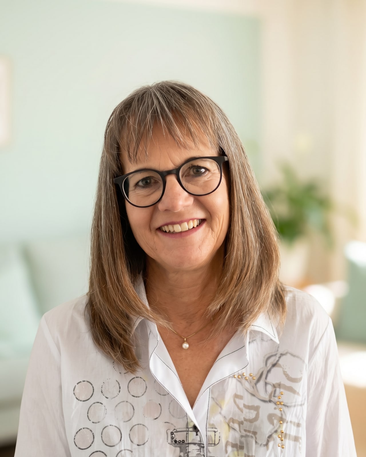 Portrait von Barbara Vogel aus Kirchberg SG – Master Practitioner i.A. und Instruktorin in Logosynthese, Energiearbeit unter dem Namen Lichtimpuls